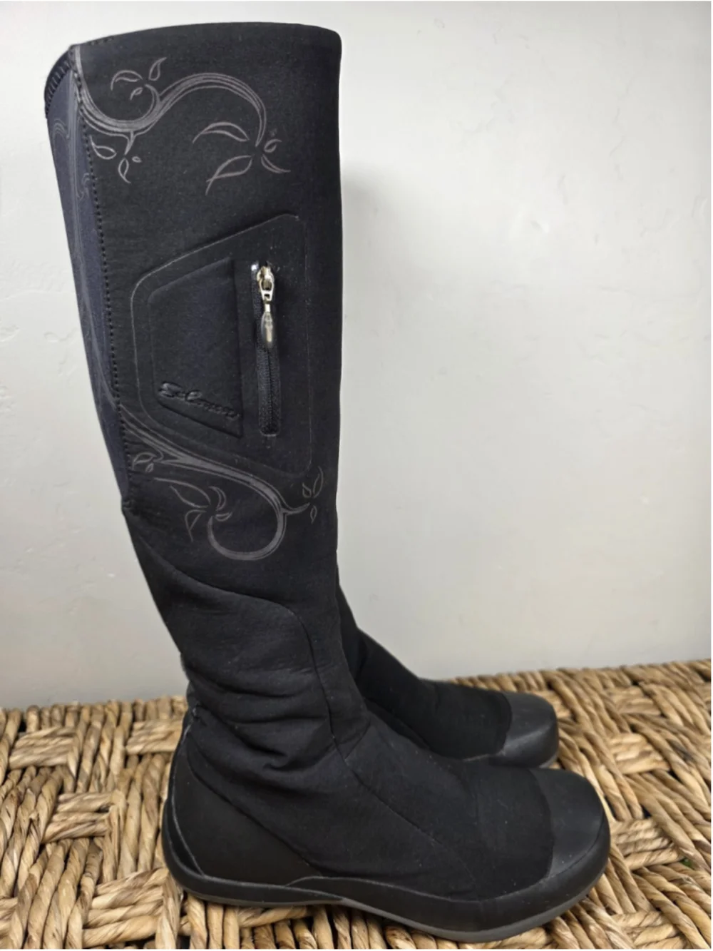 Solomon Women's Black Neoprene Waterproof Knee High Fishing Boots 7.5 Insulated